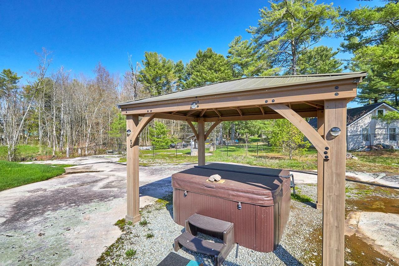 Muskoka Getaway-trails/hot Tub/hike/fish/ski/relax * Honey Harbor